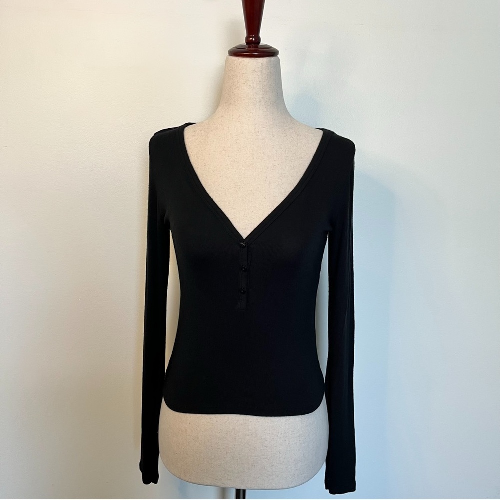 Black Victoria’s Secret V-Neck Long Sleeve Top